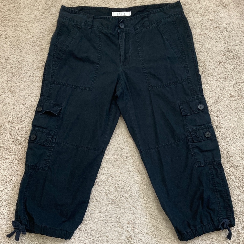 Ann Taylor Loft Cropped Cargo Pants in Black Size 6